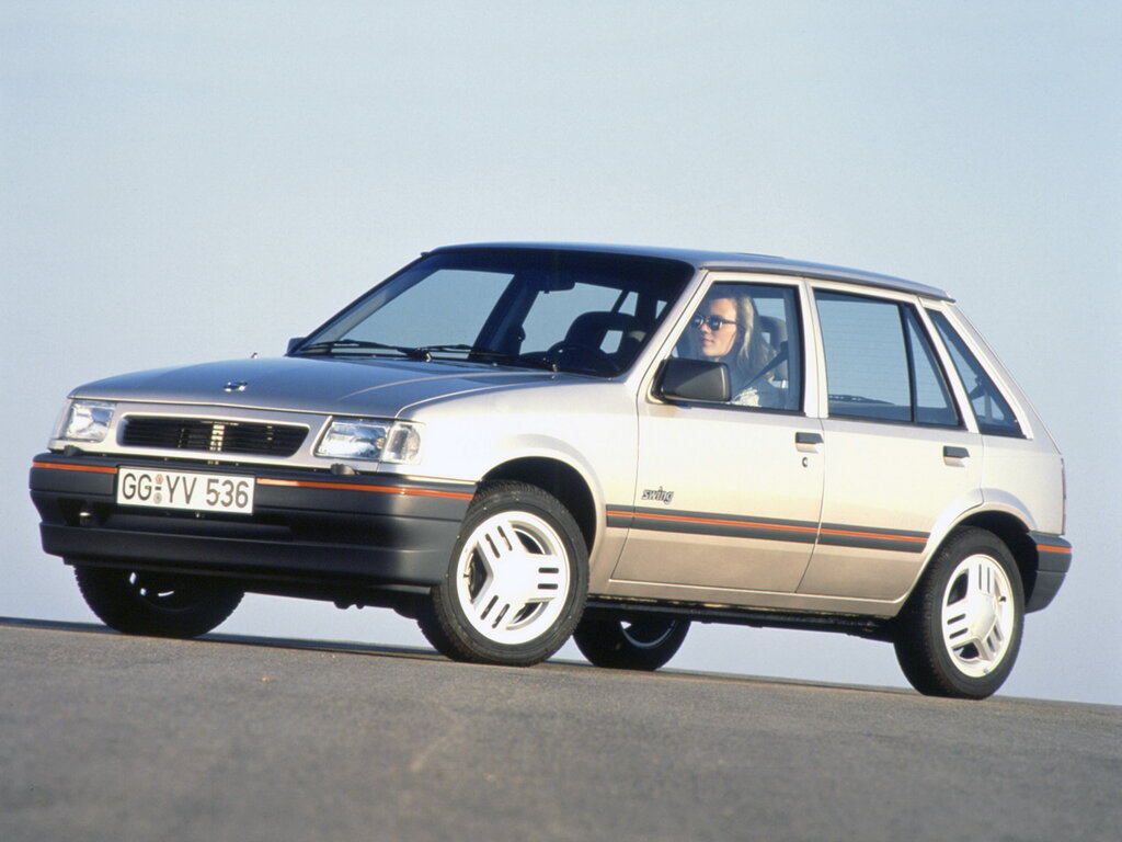 Opel Corsa (S83) 1 поколение, 2-й рестайлинг, хэтчбек 5 дв. (09.1990 - 01.1993)